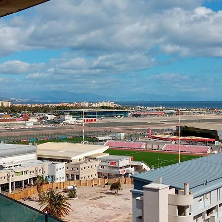 Urban Oasis At Luxurious Ocean Village Gibraltar Luaran gambar