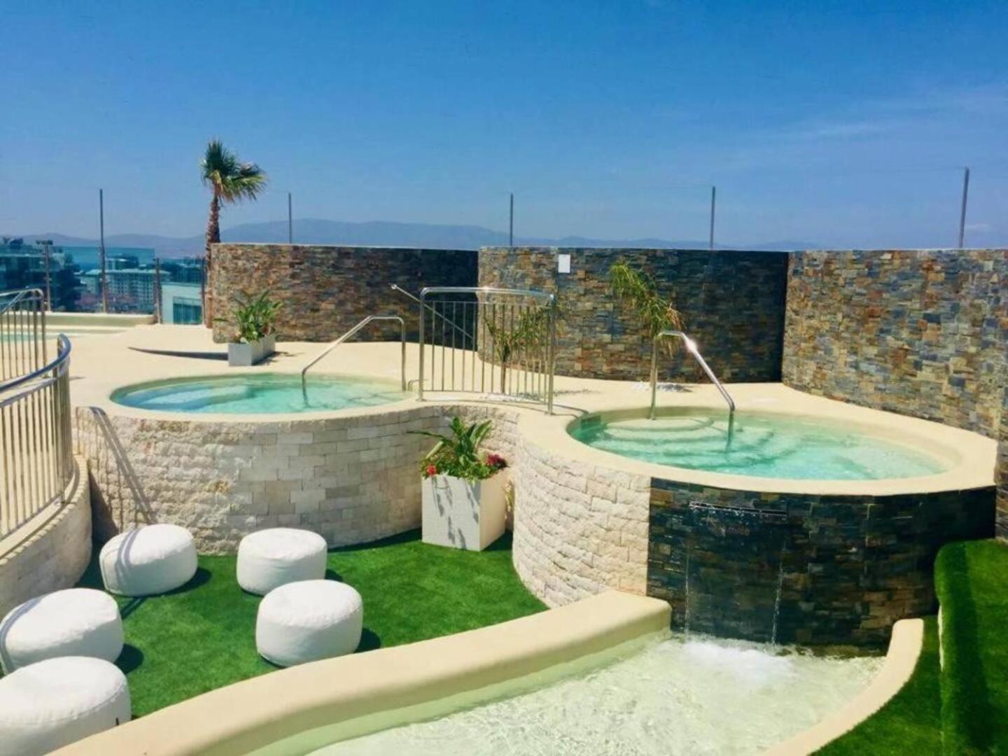 Urban Oasis At Luxurious Ocean Village Gibraltar Luaran gambar