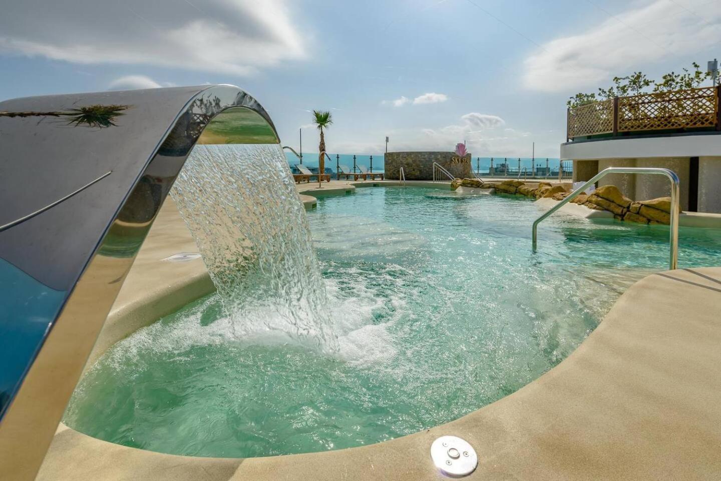 Urban Oasis At Luxurious Ocean Village Gibraltar Luaran gambar