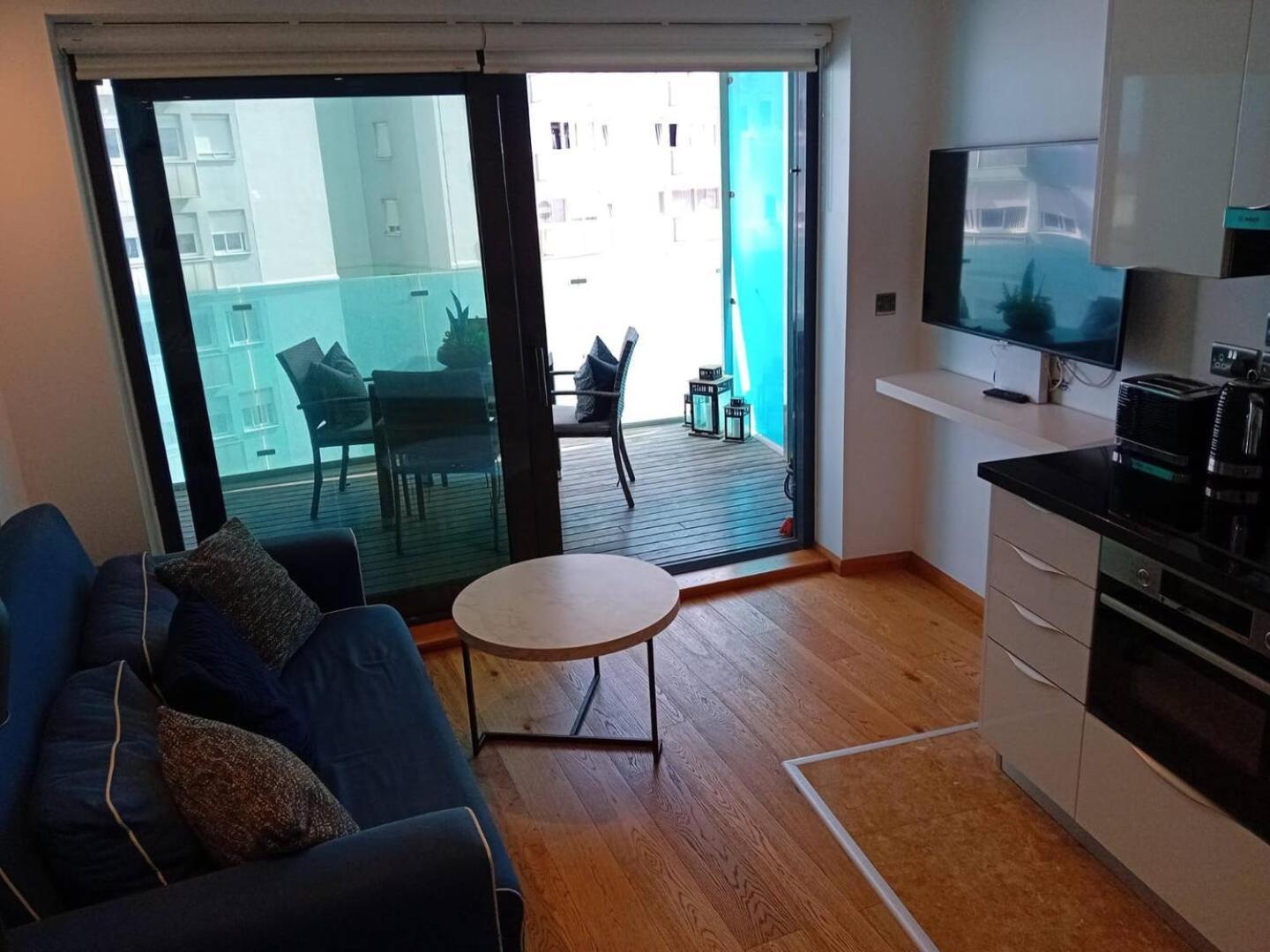 Urban Oasis At Luxurious Ocean Village Gibraltar Luaran gambar