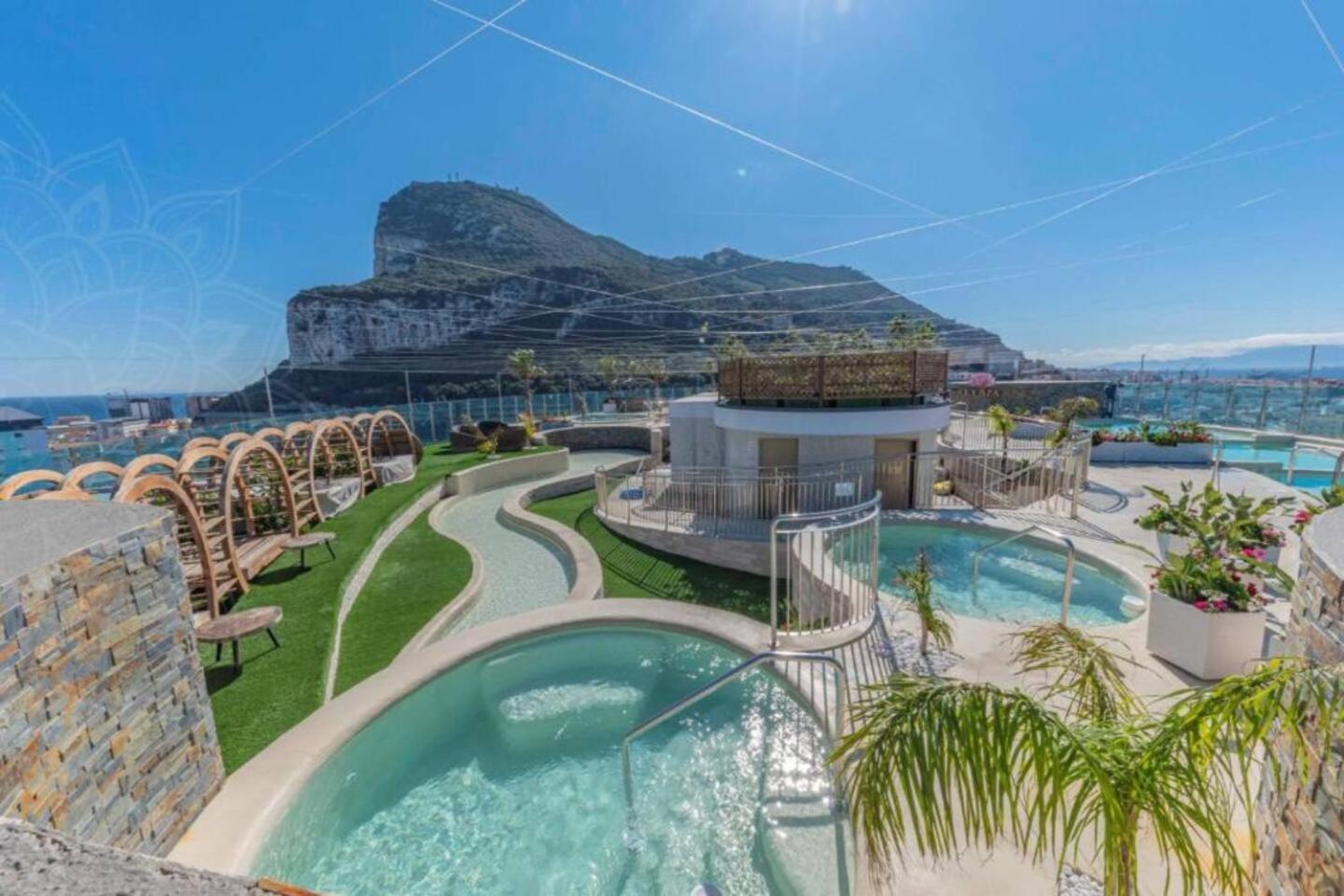 Urban Oasis At Luxurious Ocean Village Gibraltar Luaran gambar